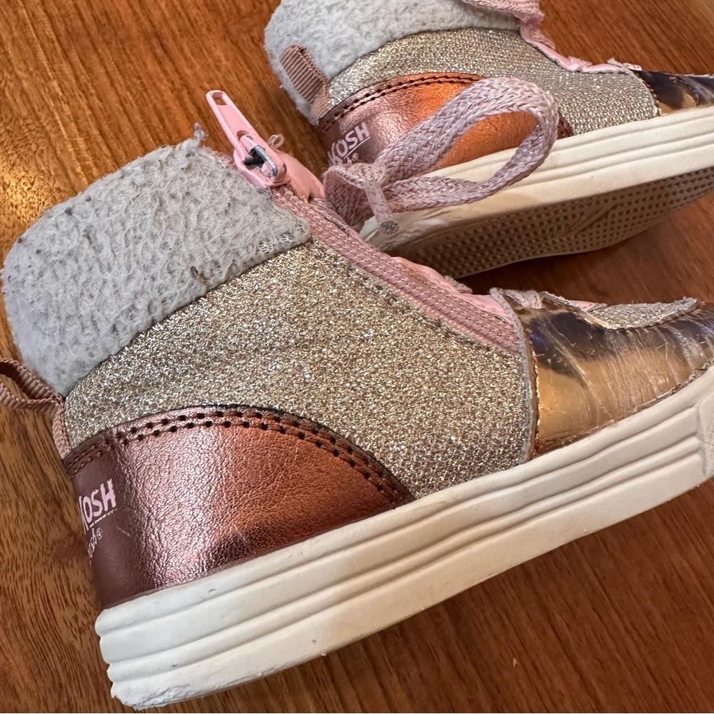 OshKosh Metallic Gold High Top Sneakers Glitter Faux Fur Trim. Size Girl… - Picture 8 of 16